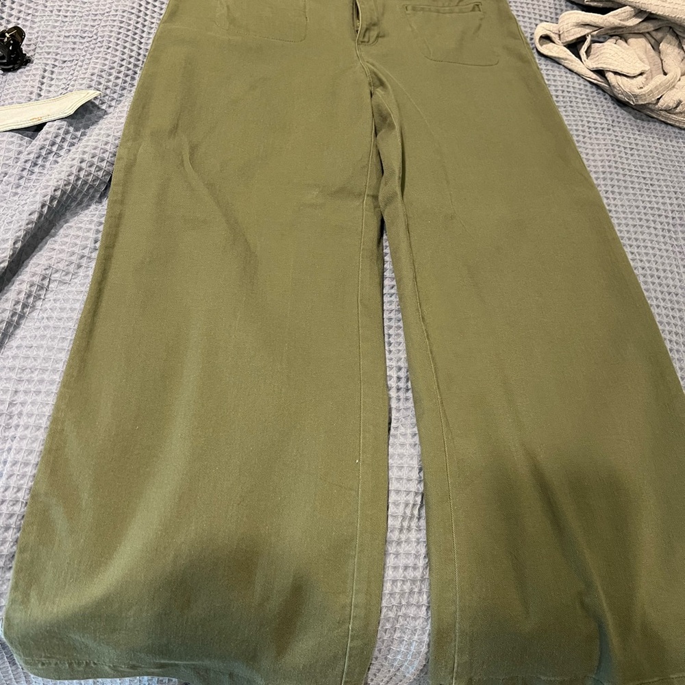 Loft women’s Palmer wide leg Olive Green Pants